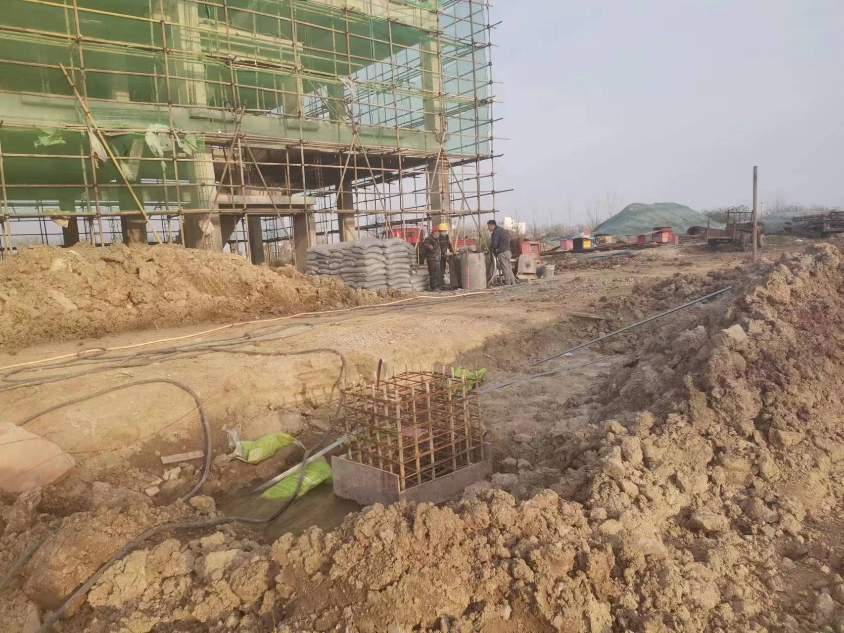 石碣镇当桥梁出现裂缝的时候应该及时加固修补